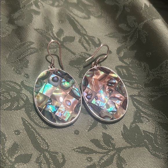 Elegant Oval mother of Pearl Abalone mosiac shell statement earrings - Picture 4 of 4